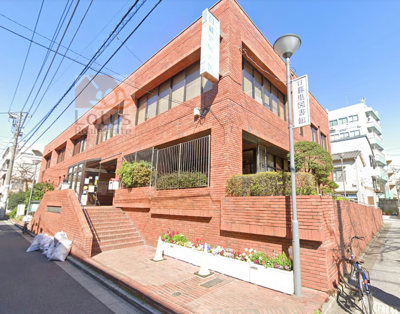 荒川区立日暮里図書館｜「荒川区立日暮里図書館」まで徒歩1分です。平成30年4月に改装されていて館内はとても綺麗です。