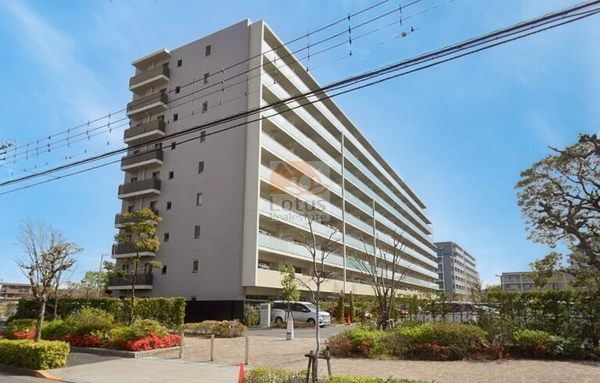 パークプレミアムメイツ西新井ケヤキテラス外観3｜パークプレミアムメイツ西新井ケヤキテラスは平成２７年完成の９階建てマンションです。
