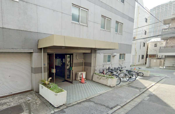 麻布狸穴ナショナルコート外観３｜エントランスです。