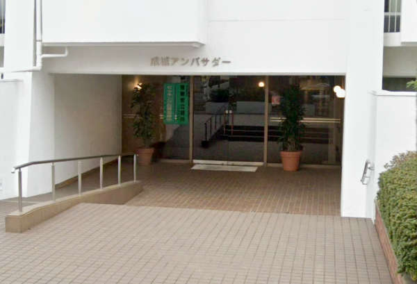 成城アンバサダーエントランス１｜エントランスです。