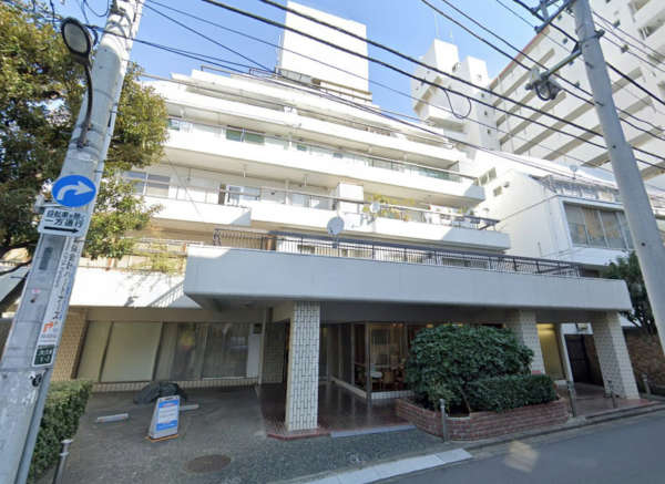 セイントマンション外観１｜セイントマンションは昭和４４年築、７階建てのマンションです。