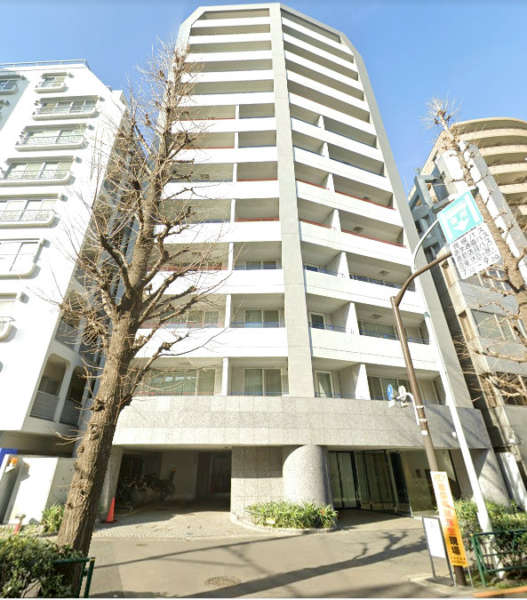 ラヴォーグ南青山外観３｜ラヴォーグ南青山は平成１５年築、１３階建てのマンションです。六本木通りに立地し渋谷、六本木まで徒歩２０分程です。表参道駅が徒歩１０分圏内です。