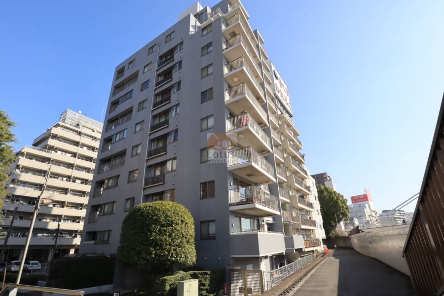 新大橋パークホームズ外観2｜隅田川に面した立地が魅力です。