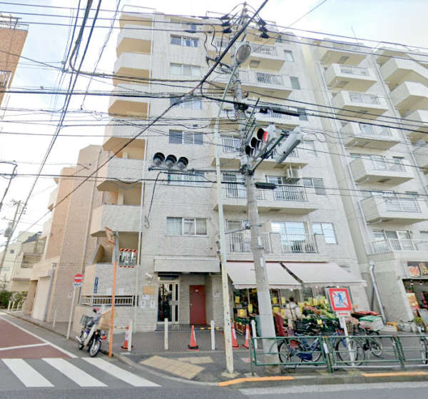 ルックハイツ北新宿壱番館外観３｜ルックハイツ北新宿壱番館は昭和５８年築、８階建てのマンションです。大久保通り沿いに立地します。大久保駅、新大久保駅が利用可です。