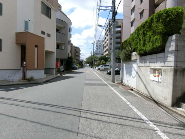 サンクタス南葛西グランスアプローチ6｜すぐ住宅地です。現在のこの辺りはマンションと戸建てが混在した環境です。