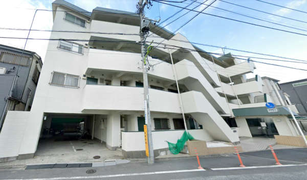 千歳台ヒミコマンション外観２｜千歳台ヒミコマンションは昭和５１年築、４階建てのマンションです。エレベーターはありません。千歳通に立地します。