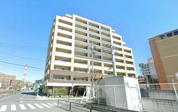 アデニウム北千住外観１｜アデニウム北千住は平成２３年築、１０階建てのマンションです。周辺は閑静な住環境で、南側には帝京科学大学千住キャンパスがあります。北側には区立千住桜小学校があります。北千住駅、千住大橋駅が利用可です。