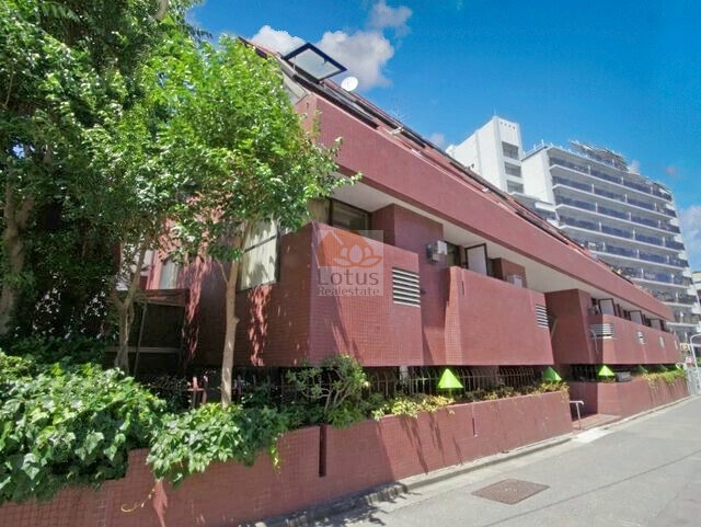 ライオンズマンション六本木外観１ (1)｜ライオンズマンション六本木は昭和52年築、5階建てのマンションです。