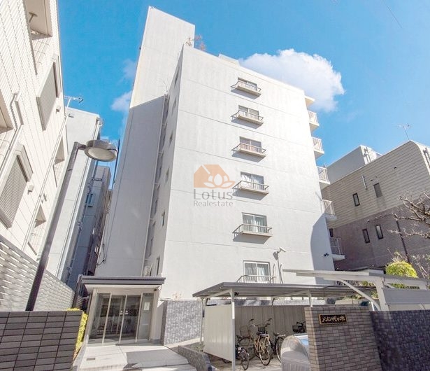 メゾン代々木外観２ (2)｜メゾン代々木は昭和４５年築、８階建てのマンションです。