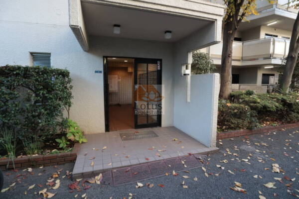百花園パークファミリアエントランス11