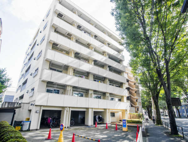 烏山コーポビアネーズ外観３｜烏山コーポビアネーズは昭和５０年築、７階建てのマンションです。甲州街道沿いに立地します。
