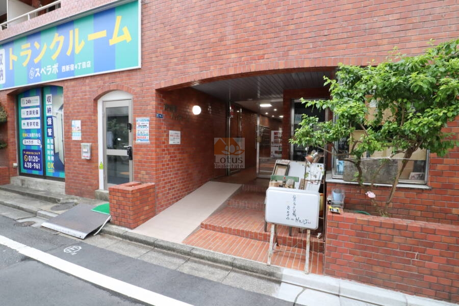 西新宿ハイホームエントランス1