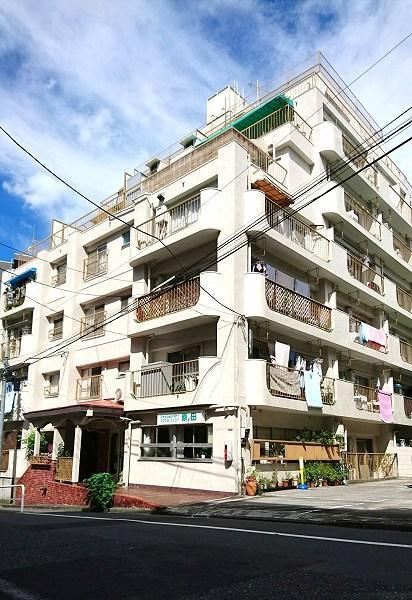 マンション高田馬場外観2｜マンション高田馬場は昭和４５年築、７階建てのマンションです。