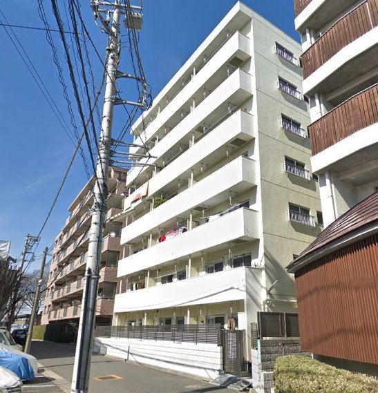 烏山コーポビアネーズ外観２｜南側は住宅地に面しています。