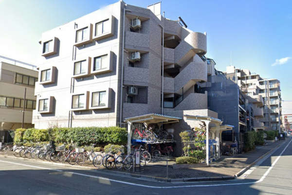 ライオンズマンション綾瀬第７外観４｜ライオンズマンション綾瀬第７は平成７年築、６階建てのマンションです。公園が点在する住宅地に立地します。