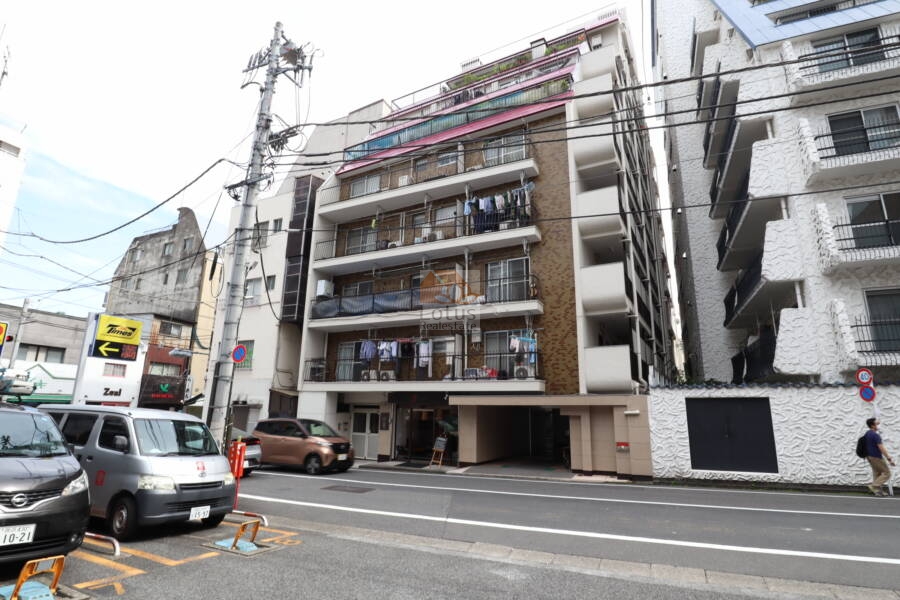 東中野第２コーポ外観1｜東中野第２コーポは昭和４７年築、１０階建てのマンションです