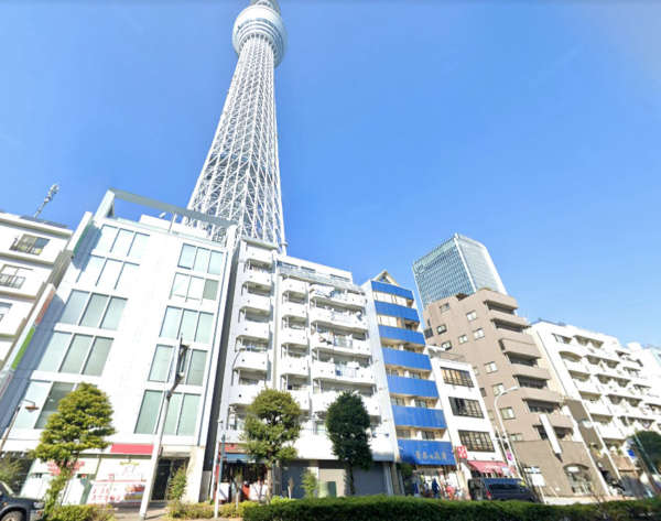 コーポ押上外観３｜コーポ押上は昭和５１年築、８階建てのマンションです。浅草通り沿いに立地します。東京スカイツリーが近く何かと便利な立地です。