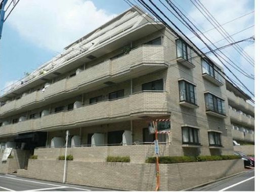 スカイコート市ヶ谷外観｜スカイコート市ヶ谷は昭和５９年築、６階建てのマンションです。周辺は閑静な住宅街です。大江戸線「牛込柳町」駅、都営新宿線「曙橋」駅などが利用可です。