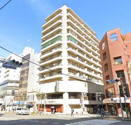 サニーヒルズ南大塚外観３｜サニーヒルズ南大塚は昭和５７年築、１２階建てのマンションです。大塚駅南口から徒歩３分の好立地です。