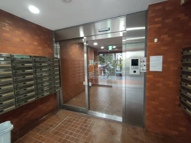 第３２宮庭マンション共用部1｜オートロックなので安心です。