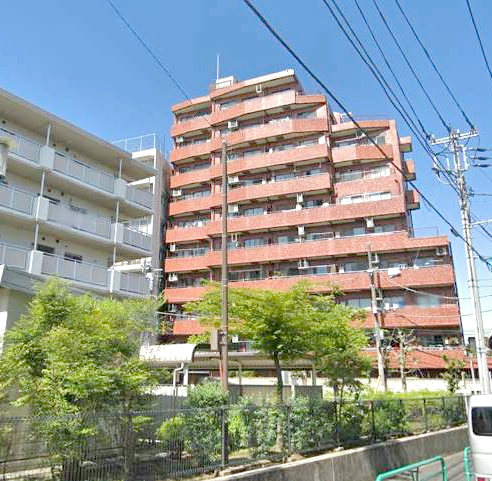 モナークマンション方南町外観１｜東側は住宅に面しています。
