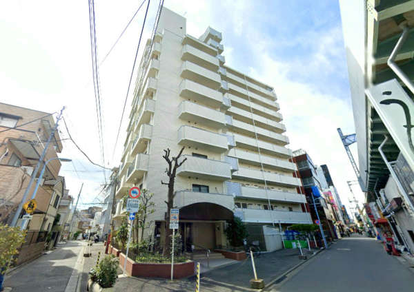 シャンボール高円寺駅前は昭和５９年築、１１階建てのマンションです。高円寺駅南口から徒歩１分の立地です。