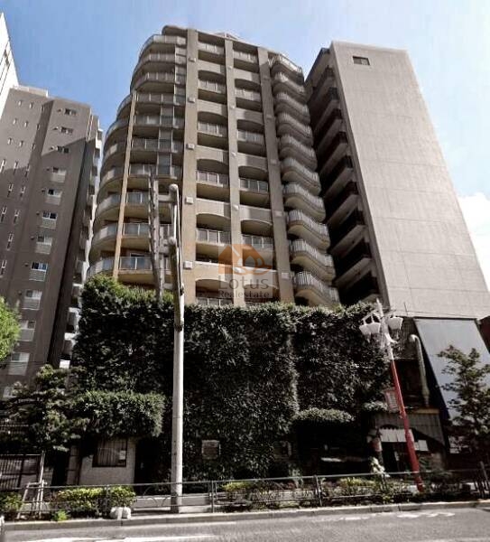 フェイムフロンテージ高田馬場は、2001年（平成13年） 5月築、14階建てのマンションです。