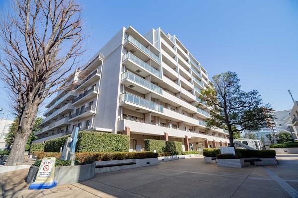 高井戸パークハウスＮ棟外観１｜高井戸パークハウスは平成１２年築、１０階建てのマンションです。