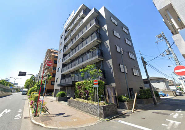 ステラレジデンス高円寺外観３｜ステラレジデンス高円寺は平成７年築、７階建てのマンションです。環七通り沿いに立地します。高円寺駅が利用可です。