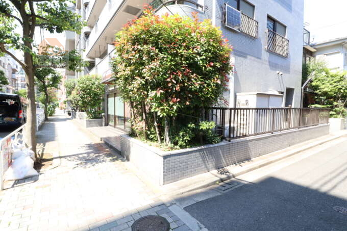 エンゼルハイツ外観3｜東西線「木場」駅、東西線「東陽町」駅が利用できます。