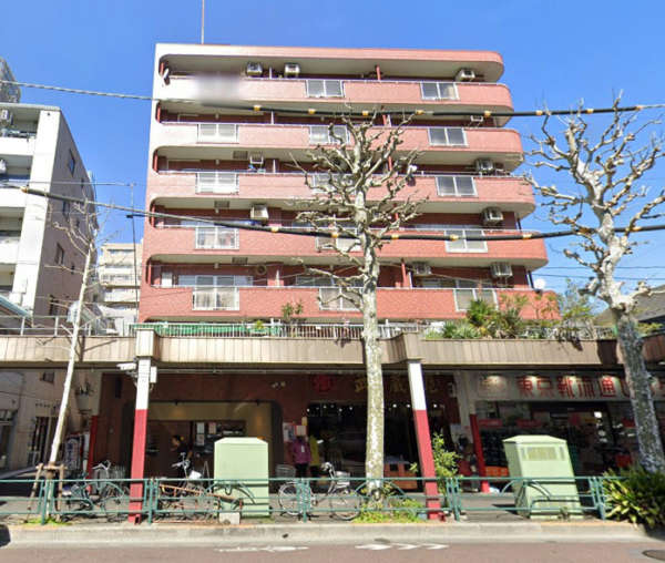 プラム鍋横外観１｜プラム鍋横は昭和５７年築、７階建てのマンションです。丸の内線「新中野」駅から徒歩２分です。