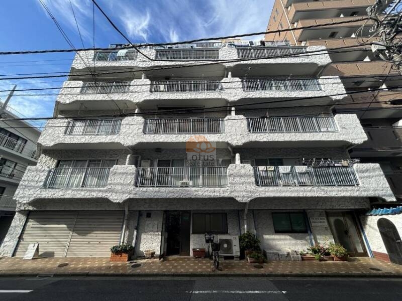 マンションＶＩＰ柏木外観８｜マンションヴィップ新宿柏木は、昭和46年築、8階建てのマンションです。