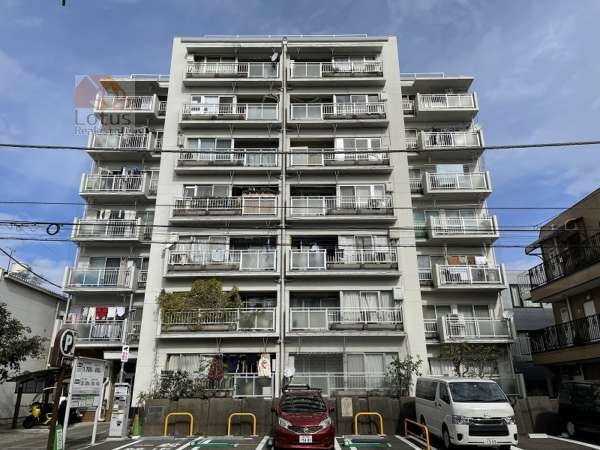 中銀下北沢マンシオン外観１｜中銀下北沢マンシオンは昭和４５年築、７階建てのマンションです。梅丘通りに立地します。