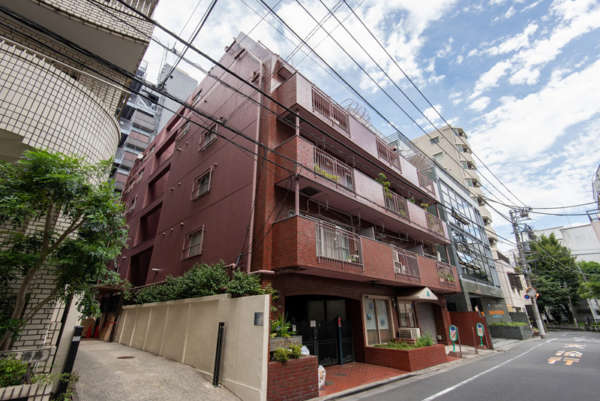 フドウ山本ハイツ外観１｜フドウ山本ハイツは昭和５６年築、７階建てのマンションです。