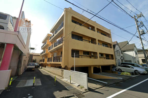 真和ハイツ外観1｜真和ハイツは昭和４７年築、４階建てのマンションです。エレベーターはありません。