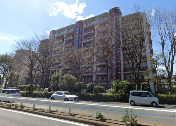 エクストール世田谷千歳外観３｜エクストール世田谷千歳は平成１８年築、９階建てのマンションです。環八通り沿いに立地します。