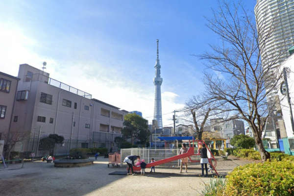 曳舟マンション-京島西公園｜近くの京島西公園です。スカイツリーに近いエリアなので、どこからでもよく見えます。