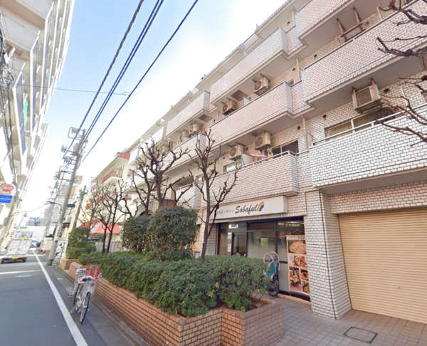 グローリア初穂高田馬場外観１｜グローリア初穂高田馬場は昭和６０年築、５階建てのマンションです。新目白通りから一本入った通りです。高田馬場駅、雑司ヶ谷駅、目白駅が徒歩圏内です。