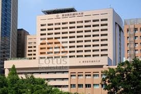 東京医科歯科大学付属病院1｜「東京医科歯科大学付属病院」まで徒歩３分です。丸の内線「御茶ノ水」駅を出てすぐです。
