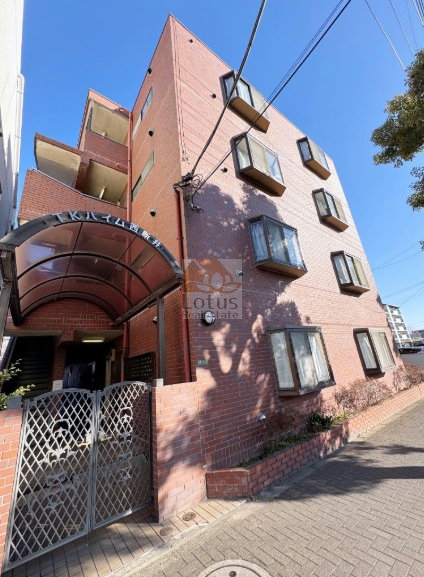 ＴＫハイム西新井外観１｜ＴＫハイム西新井は、昭和６３年築、４階建てのマンションです。