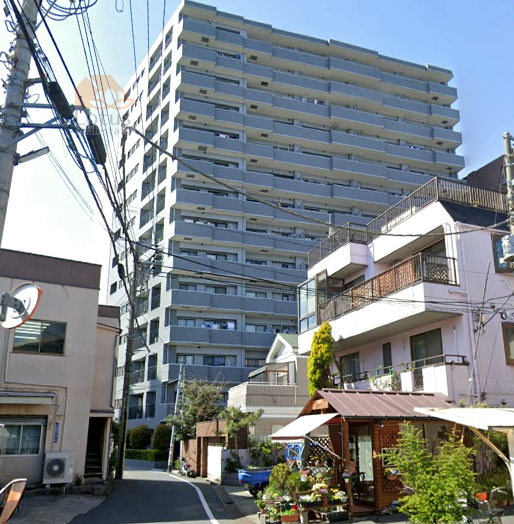 ラディエンス東向島外観２｜西側は水戸街道に面していますが東側は住宅街です。