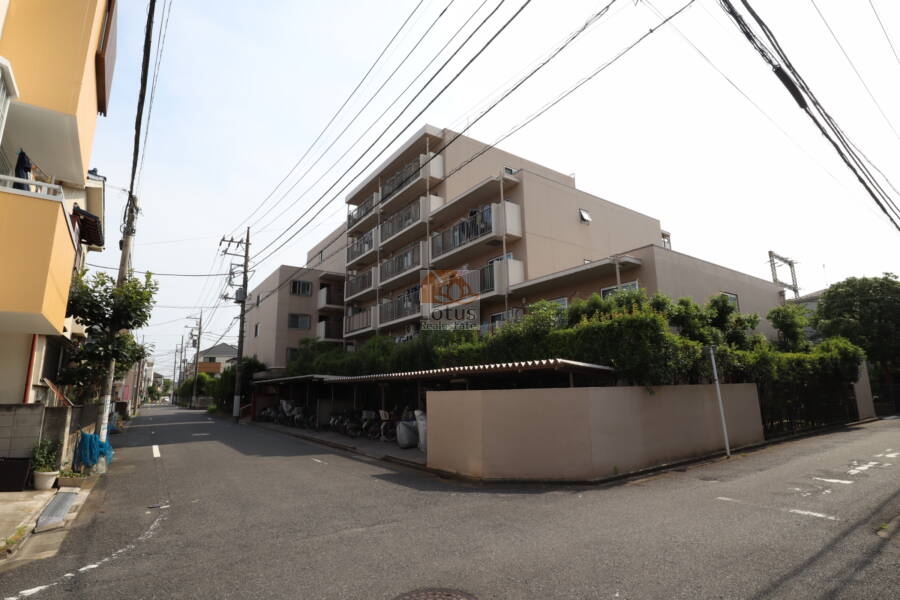 西小岩ビューハイツ外観1｜西小岩ビューハイツは、1981年（昭和56年） に建てられた６階建てのマンションです。