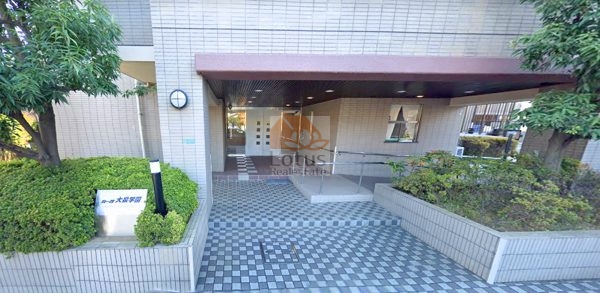 カーサ大泉学園エントランス２｜オートロック完備しています。