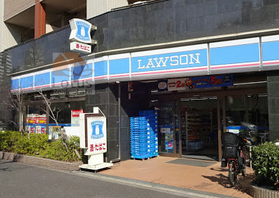 ローソン 代々木西参道店｜「ローソン 代々木西参道店」まで徒歩２分です。お隣にドラッグスアがあります。