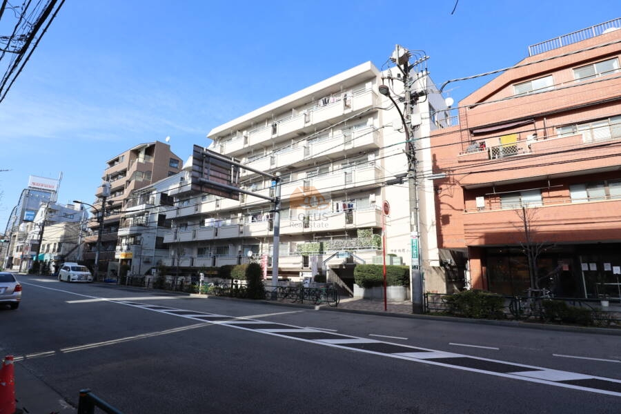 千石明穂ハイツ外観1｜千石明穂ハイツは昭和55年築、6階建てのマンションです。