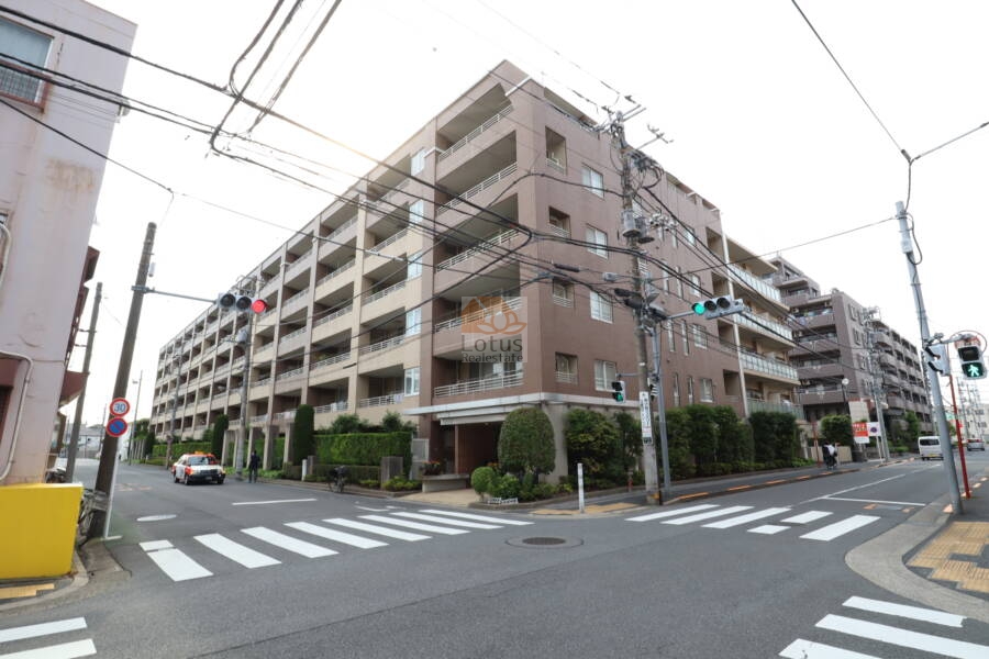 西小岩パークホームズ外観1｜西小岩パークホームズは平成12年築、7階建てのマンションです。