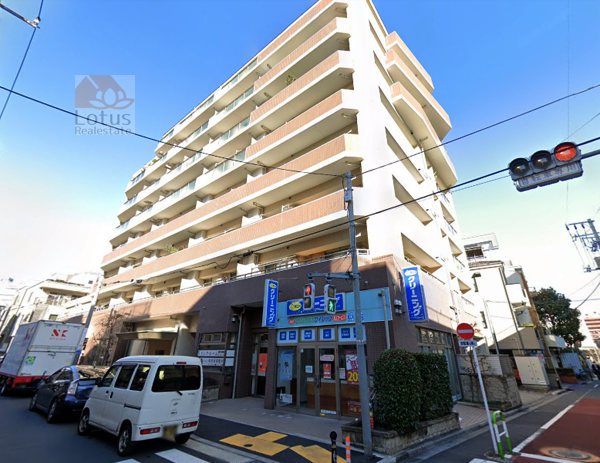 エクセレントシティ文京小桜外観２｜エクセレントシティ文京小桜は平成21年築、8階建てのマンションです。1階に「セブン-イレブン 文京水道１丁目店」がはいっていて便利です。