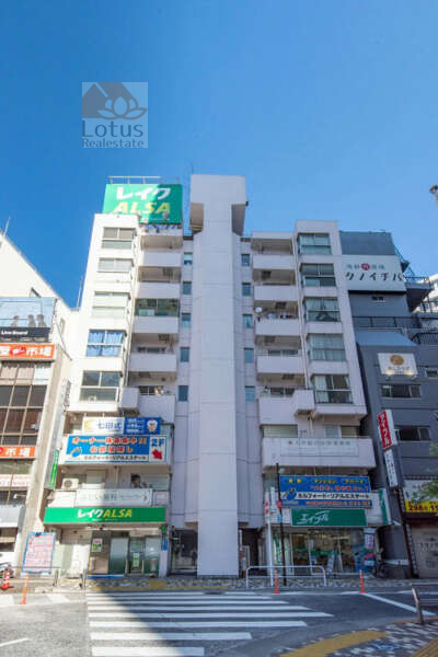 マイキャッスル大井町外観｜マイキャッスル大井町は昭和56年築、8階建てのマンションです。大井町駅前に立地します。