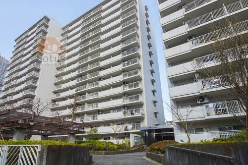 北品川ホームズ外観１｜北品川ホームズは昭和58年築、15階建てのマンションです。