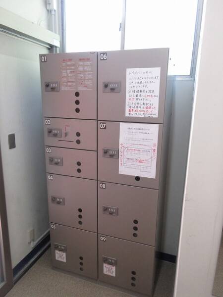 南大塚台マンション共用部４｜宅配ボックスもあります。
